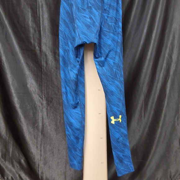 Under Armour Green and Blue Leggings for Active Comfort - Picture 10 of 13
